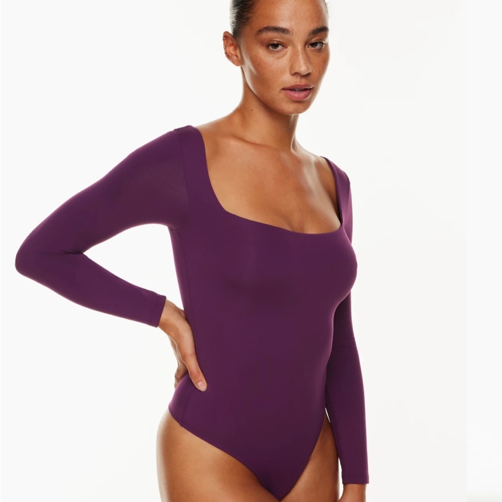 Babaton Contour Square Neck Bodysuit